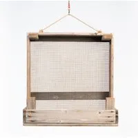 Die Stadtgärtner Die Stadtgärtner Upcycling Gartenregal aus rustikalem Zwiebelsieb (50 x 26,5 x 51 cm) – Produktbild 1 von 1