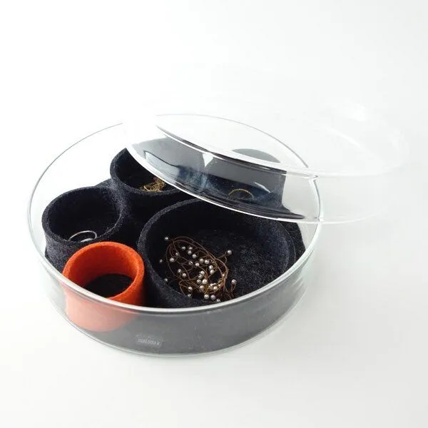 matilda k. manufaktur matilda k. manufaktur Schmuckaufbewahrung Schmuckschale 'luise' aus Glas mit Einsätzen aus Wollfilz, Anthrazit, – Produktbild 1 von 4