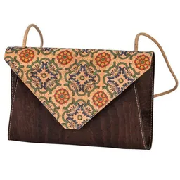 Kork-Deko Kork-Deko Kleine braune Kork-Clutch – vegan, mit Magnetverschluss & Reißfachtasche – Produktbild 1 von 1