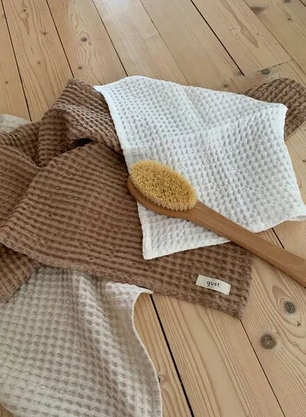 gust. gust. Waffelhandtuch - Gesichtshandtuch aus Leinen und Bio-Baumwolle - 30x40 cm, Cocoa (braun), – Produktbild 1 von 4