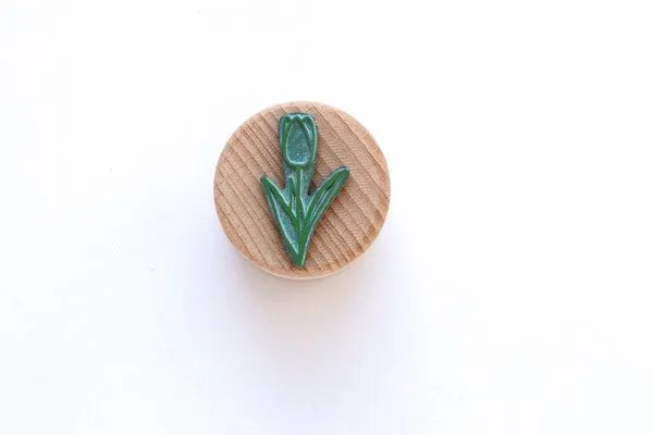 STUDIO KARAMELO STUDIO KARAMELO Kleiner Stempel TULPE – Produktbild 1 von 4