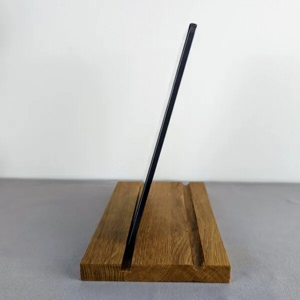 Baumkrone Baumkrone Tablet-Ständer aus Eichenholz – Produktbild 4 von 4