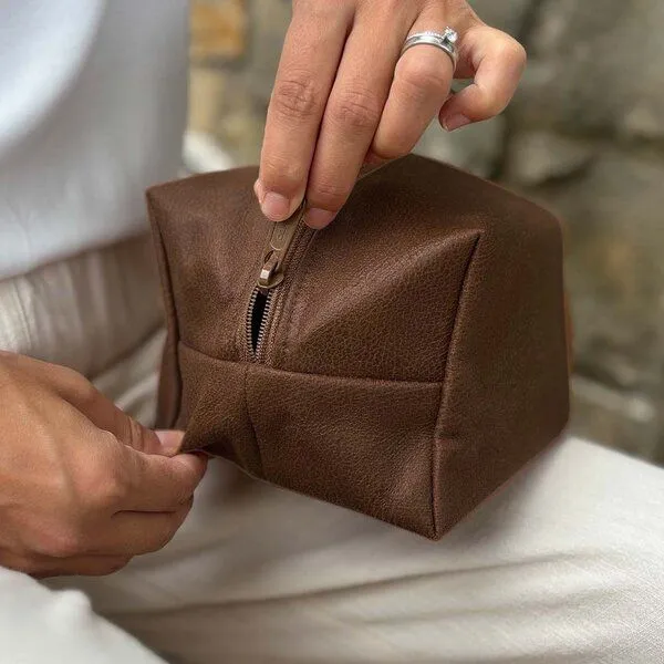 BOWLEANIES TASCHEN BOWLEANIES TASCHEN Kulturbeutel aus Lederfaserstoff, Chocolate, – Produktbild 2 von 2