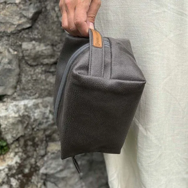 BOWLEANIES TASCHEN BOWLEANIES TASCHEN Kulturbeutel aus Lederfaserstoff, Dunkelgrau, – Produktbild 2 von 4