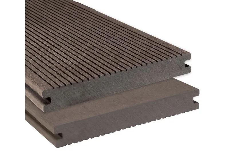 woodstore24 BPC Massivdiele WoodoAthen, 19 x 140 mm, beidseitig begehbar, geriffelt / glatt, dunkelbraun, in der Länge 4 m – Produktbild 1 von 1