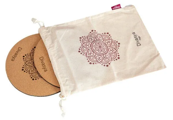 Divasya Divasya Kniepads Yoga (2er-Set) aus 100% Naturkautschuk und Kork, Natural, – Produktbild 5 von 8