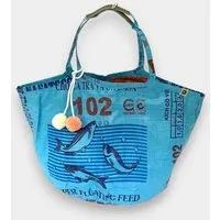 REFISHED fair fashion REFISHED fair fashion Tasche 'SOULMATE' - upcycelte Fischfuttersäcke, #fish blau-aqua, – Produktbild 1 von 3