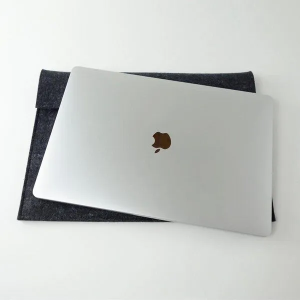 matilda k. manufaktur matilda k. manufaktur Laptoptasche Bio-Wollfilz für MacBook Pro 16 Zoll, Anthrazit, – Produktbild 3 von 3