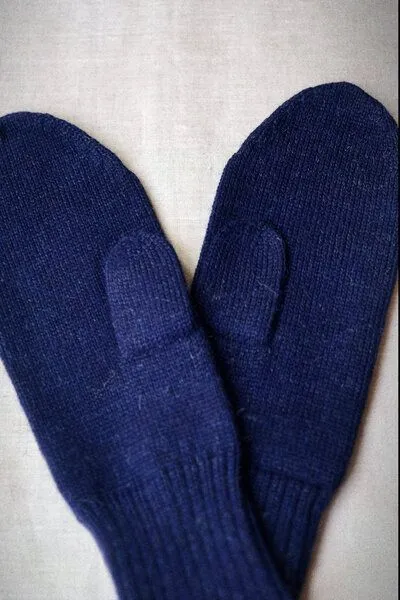 Jyoti - Fair Works Jyoti - Fair Works Baby-Alpaka Handschuhe Paita, Navy, – Produktbild 2 von 2