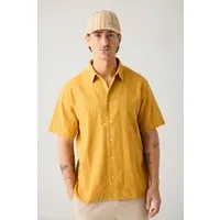 KnowledgeCotton Apparel KnowledgeCotton Apparel Herren vegan Hemd Relaxed Structure Kurzarm Amber Gold – Produktbild 1 von 1