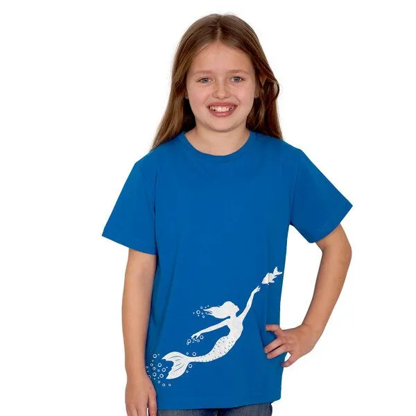 HANDGEDRUCKT HANDGEDRUCKT "Meerjungfrau" Unisex Kinder T-Shirt, Brightblue, – Produktbild 1 von 3