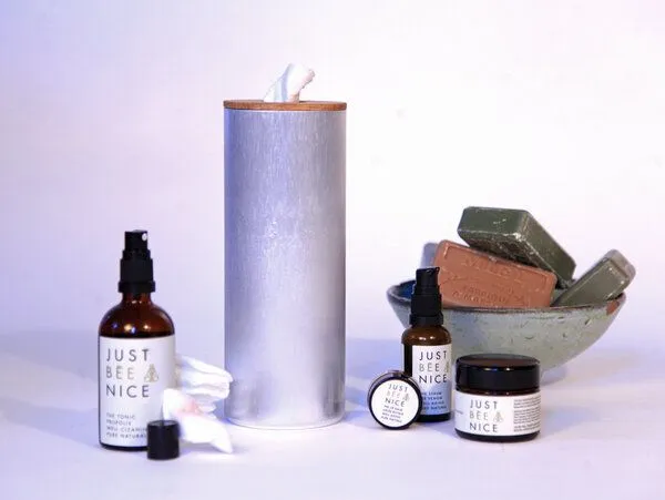 werkvoll by Lena Peter werkvoll by Lena Peter Nachhaltiger Badmülleimer FIRE - Upcycling Feuerlöscher, Silber, – Produktbild 1 von 4
