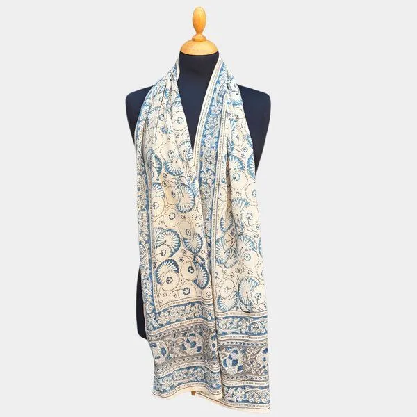 Der Lindwurm Der Lindwurm Kalamkari- Schal , Handdruck mit Pflanzenfarben, Beige/blau, – Produktbild 2 von 2