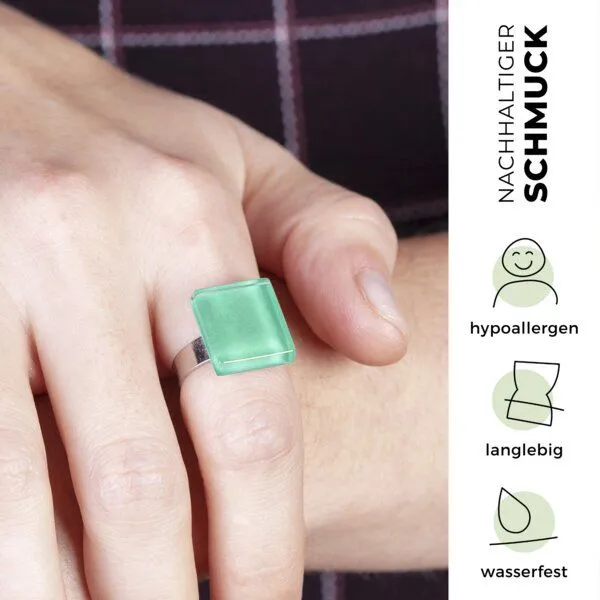ALEXASCHA ALEXASCHA Minimalistischer Ring aus Glas, klein | PUREFORM, Minzgrün, – Produktbild 3 von 4