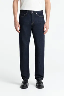 Kings Of Indigo Kings of Indigo Herren vegan Jeans Addo Tapered Blau Rinse – Produktbild 1 von 1