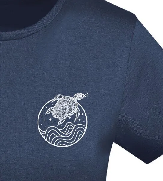 vis wear vis wear Schildkröte zwischen Ozean und Wellen - Damen Organic Shirt, Weiss, – Produktbild 3 von 4