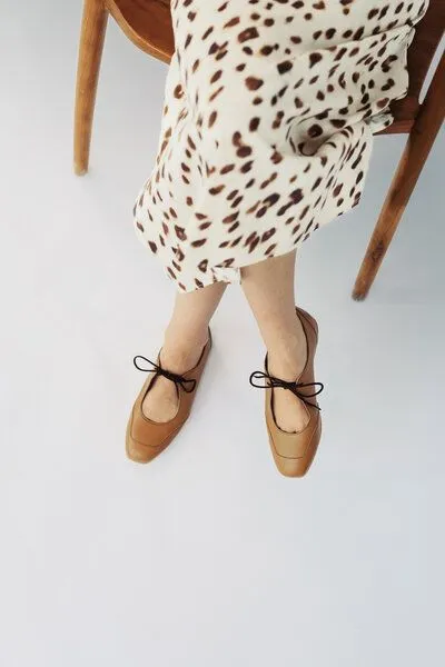 AGAZI AGAZI Louise (toffee) – vegan ballerina flats made from plant-based leather – Produktbild 1 von 2