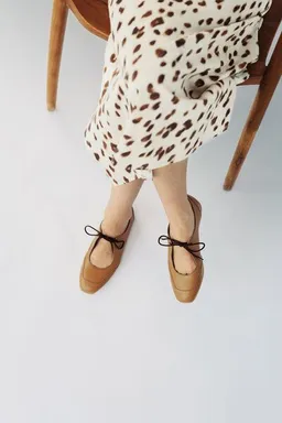 AGAZI AGAZI Louise (toffee) – vegan ballerina flats made from plant-based leather – Produktbild 1 von 1