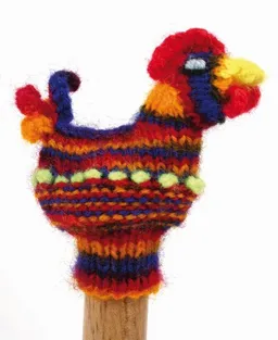 El Puente El Puente Gestrickte Fingerpuppe "Henne" | Fair Trade & Handmade aus Peru – Produktbild 1 von 1