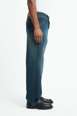 Kings Of Indigo Kings of Indigo Herren vegan Jeans Noah Von Esbelda Od Brown – Produktbild 1 von 1