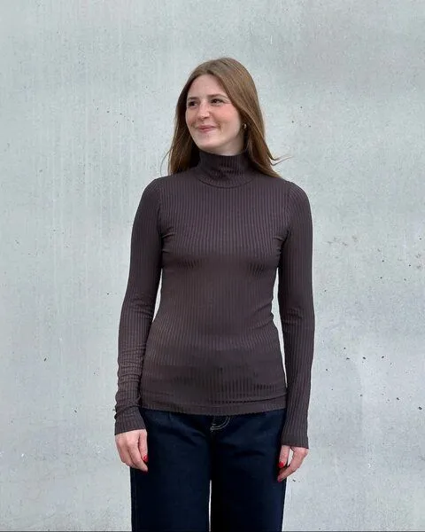 JAN N JUNE JAN N JUNE Rollkragenshirt MIO aus Lyocell, Mud (braun), – Produktbild 1 von 4