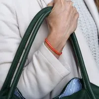 juni juni Perlenarmband "Luca" in rot / orange – Produktbild 1 von 1