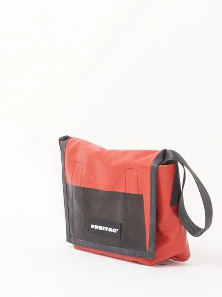 Freitag Freitag F11 LASSIE - red black (000004048907) – Produktbild 2 von 3