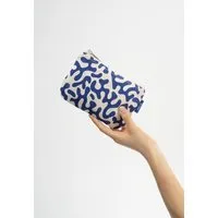 MELA Kleine Kosmetiktasche | von MELA | Fairtrade & GOTS zertifiziert, Greige / blue coral print, – Produktbild 1 von 1