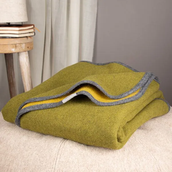 nahtur-design nahtur-design Lodendecke | Warme Wolldecke | Kuscheldecke aus 100% Schurwolle, Grün/gelb, – Produktbild 3 von 4