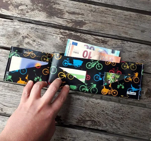 roots of compassion roots of compassion Portemonnaie vegan mit Fahrrad-Design - Wallet aus Tyvek, Geldbörse lederfrei – Produktbild 3 von 3