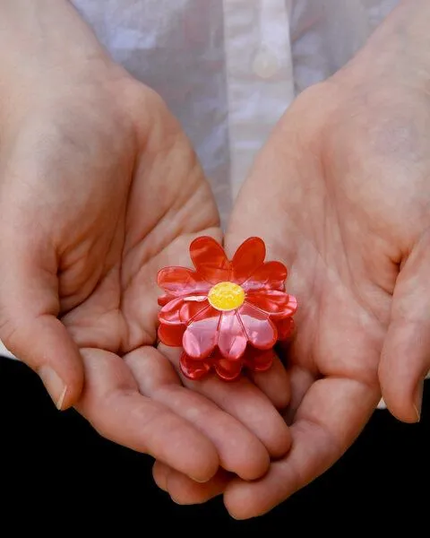 lille mus lille mus Haarklammer 'Blume', Rot, – Produktbild 2 von 4