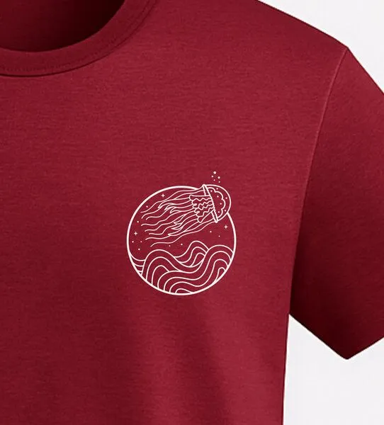 vis wear vis wear Qualle zwischen Ozean und Wellen - Unisex Organic T-Shirt, Rot, – Produktbild 2 von 4