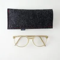 matilda k manufaktur matilda k. manufaktur Brillenetui aus Wollfilz zum Einstecken in verschiedenen Farben 'justus', Anthrazit naht rot, – Produktbild 1 von 1