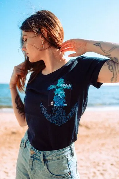 FÄDD FÄDD Damen T-Shirt Rundhals aus Bio-Baumwolle "ANKERBLUME BT", Navy (blau), – Produktbild 2 von 3