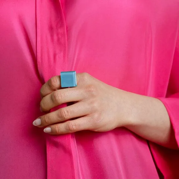 ALEXASCHA ALEXASCHA Geometrischer Statement Ring aus Glas PUREFORM, Aquablau, – Produktbild 3 von 4