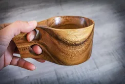 BY COPALA BY COPALA Kuksa-Becher aus Akazie, Kaffeetasse aus Akazienholz im skandinavischem Design, handgefertigter Becher – Produktbild 1 von 1