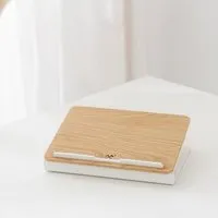 Woodcessories Woodcessories Premium Laptop Ständer aus Holz für 10-16 Zoll - Walnuss/Eiche, Eiche, – Produktbild 1 von 1