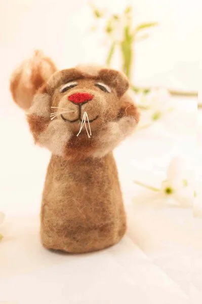 short'n'pietz short'n'pietz Löwe als Filz Eierwärmer – Produktbild 2 von 3