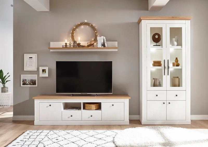 OTTO home Wohnwand Westminster, Anbauwand im Landhausstil, Komplettset, Wohnzimmer-Set, (Set, 3-St), Set besteht aus 1 Vitrine, 1 Lowboard und 1 Wandregal, Weiß, – Produktbild 2 von 5