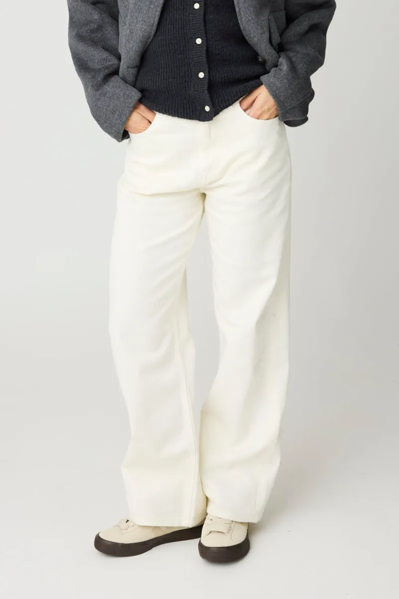 KnowledgeCotton Apparel KnowledgeCotton Apparel Damen vegan Hose Damen Gale Regular Twill Egret Weiß, Weiß, – Produktbild 3 von 4