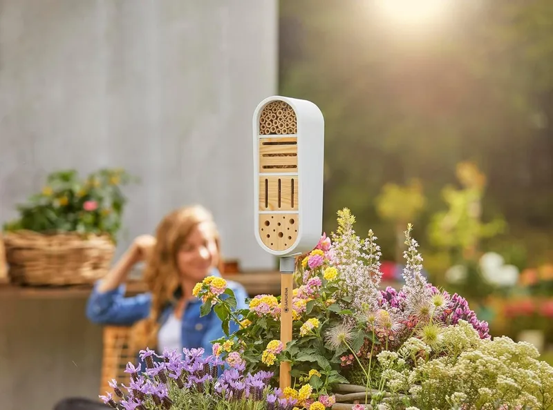 Gardena Gardena Gartenfigur Insektenhotel Nistkasten Gardena ClickUp! Bienenhotel Überwinterungs, Weiß, – Produktbild 5 von 5