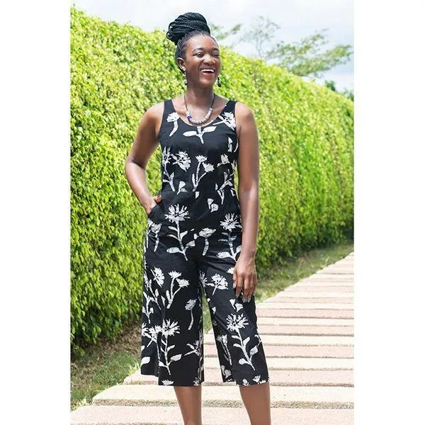 Global Mamas Global Mamas Bio Jumpsuit - Pathways, Wildflower (schwarz), – Produktbild 4 von 4