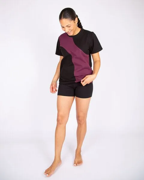 ÆVRIL ÆVRIL Unisex Yogashirt // Aubergine, Black // Bio-Baumwolle – Produktbild 2 von 3