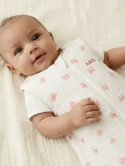 Vertbaudet Baby Sommerschlafsack aus Musselin SCHLEIFE ärmellos TOG 1 personalisierbar – Produktbild 1 von 1