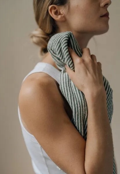 MELA MELA Handtuch Style TANVI Stripes aus 100% Bio-Baumwolle, Herbal green gestreift, – Produktbild 6 von 6