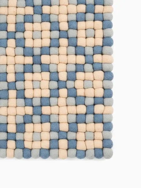 myfelt myfelt Filzkugelteppich Porto rechteckig, 100% Schurwolle, Hellblau (inez), – Produktbild 1 von 4