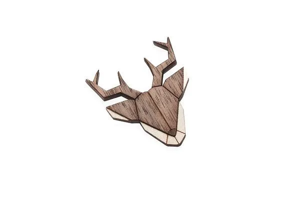 BeWooden BeWooden Brosche aus Holz Hirsch – Produktbild 3 von 4