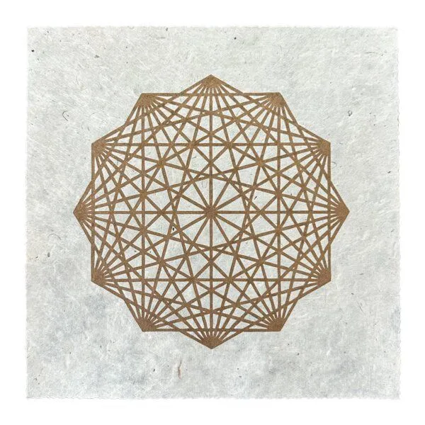 Veskor Cassiopeia Veskor Cassiopeia DODEKAGON Heilige Geometrie Linoldruck | 22 × 22 cm | Gold auf Naturweiß – Produktbild 1 von 4