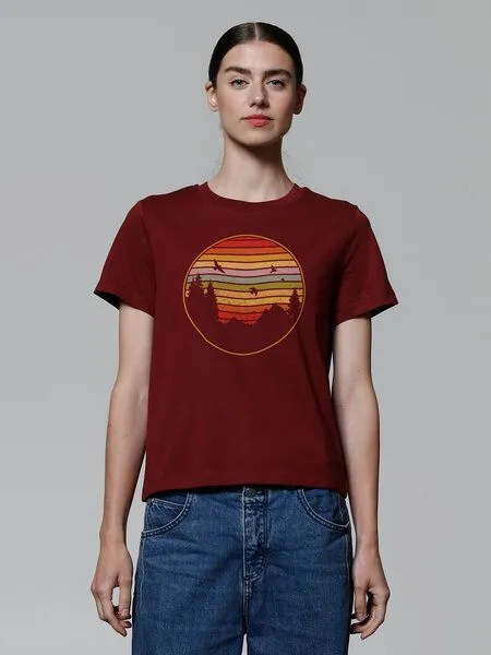 watapparel watapparel T-Shirt Frauen Sunset Berge & Tannen, Burgundy, – Produktbild 2 von 3