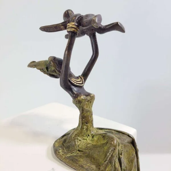 Moogoo Creative Africa Moogoo Creative Africa Bronze-Skulptur "Baby Party" by Karim Sana | versch. Farben und Größen, Grün, – Produktbild 2 von 2